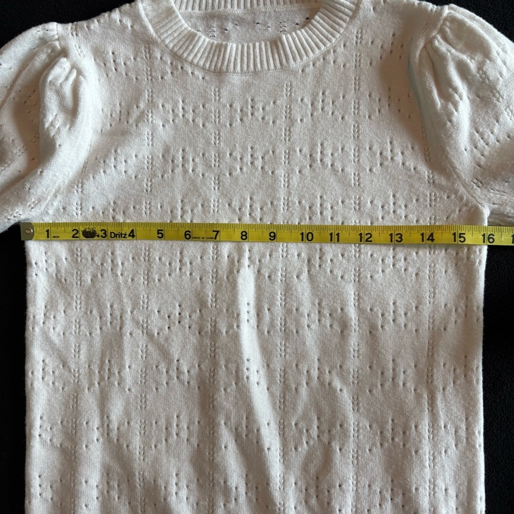 Vintage Classic White Puff Sleeve Short Sleeve Soft Sweater Semi-fitted EUC S - Picture 4 of 5